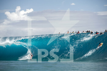 2013-03-30 - SURFING Free surf and tow-in surf at Teahupoo during a huge swell on September 11, 2014 at Teahupoo in Tahiti, French Polynesia - OLYMPIC GAMES - PARIS 2024 - TEAHUPOO SURF SPOT - OLYMPIC GAMES PARIS 2024 - OLYMPIC GAMES