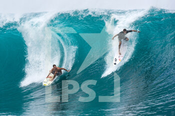 2013-03-30 - SURFING Free surf at Teahupoo during a huge swell on September 12, 2014 at Teahupoo in Tahiti, French Polynesia - OLYMPIC GAMES - PARIS 2024 - TEAHUPOO SURF SPOT - OLYMPIC GAMES PARIS 2024 - OLYMPIC GAMES