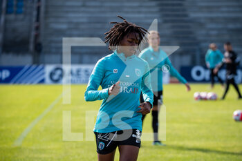 2014-01-18 - Oriane Jean Francois of Paris FC warms up ahead of the Women's French championship, D1 Arkema football match between Paris FC and ASJ Soyaux Charente on October 16, 2021 at Robert Bobin stadium in Bondoufle, France - PARIS FC VS ASJ SOYAUX CHARENTE - FRENCH WOMEN DIVISION 1 - SOCCER