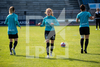 2014-01-18 - Celina Ould Hocine of Paris FC warms up ahead of the Women's French championship, D1 Arkema football match between Paris FC and ASJ Soyaux Charente on October 16, 2021 at Robert Bobin stadium in Bondoufle, France - PARIS FC VS ASJ SOYAUX CHARENTE - FRENCH WOMEN DIVISION 1 - SOCCER