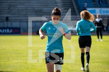 2014-01-18 - Mathilde Bourdieu of Paris FC warms up ahead of the Women's French championship, D1 Arkema football match between Paris FC and ASJ Soyaux Charente on October 16, 2021 at Robert Bobin stadium in Bondoufle, France - PARIS FC VS ASJ SOYAUX CHARENTE - FRENCH WOMEN DIVISION 1 - SOCCER