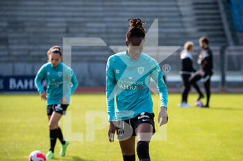 2014-01-18 - Ouleymata Sarr of Paris FC warms up ahead of the Women's French championship, D1 Arkema football match between Paris FC and ASJ Soyaux Charente on October 16, 2021 at Robert Bobin stadium in Bondoufle, France - PARIS FC VS ASJ SOYAUX CHARENTE - FRENCH WOMEN DIVISION 1 - SOCCER
