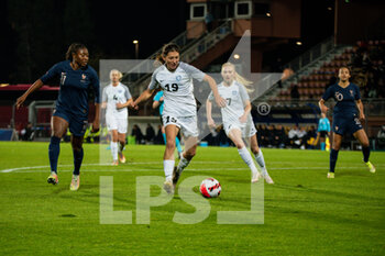2014-01-24 - Kadidiatou Diani of France and Vlada Kubassova of Estonia fight for the ball during the FIFA Women's World Cup 2023, Qualifiers Group I football match between France and Estonia on October 22, 2021 at Dominique Duvauchelle stadium in Créteil, France - FIFA WOMEN'S WORLD CUP 2023, QUALIFIERS - FRANCE VS ESTONIA - FIFA WORLD CUP - SOCCER