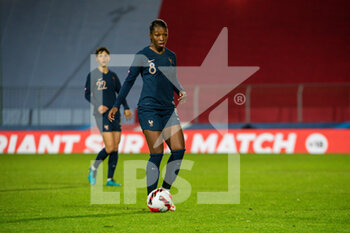 2014-01-24 - Grace Geyoro of France controls the ball during the FIFA Women's World Cup 2023, Qualifiers Group I football match between France and Estonia on October 22, 2021 at Dominique Duvauchelle stadium in Créteil, France - FIFA WOMEN'S WORLD CUP 2023, QUALIFIERS - FRANCE VS ESTONIA - FIFA WORLD CUP - SOCCER
