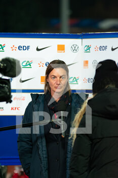 2014-01-24 - Corinne Diacre head coach of France interviewed during the FIFA Women's World Cup 2023, Qualifiers Group I football match between France and Estonia on October 22, 2021 at Dominique Duvauchelle stadium in Créteil, France - FIFA WOMEN'S WORLD CUP 2023, QUALIFIERS - FRANCE VS ESTONIA - FIFA WORLD CUP - SOCCER