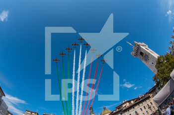 2021-10-08 - Sorvolo delle Frecce Tricolori in Piazza del Duomo - FESTIVAL DELLO SPORT 2021 - VENERDì - EVENTS - OTHER SPORTS
