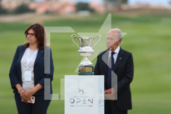 2021-09-05 - THE TROPHY OF THE 2 ROUND OF THE DS AUTOMOBILES 78TH ITALIAN GOLF OPEN AT MARCO SIMONE GOLF CLUB ON SEPTEMBER 05, 2021 IN ROME ITALY - DS AUTOMOBILES 78TH ITALIAN GOLF OPEN - GOLF - OTHER SPORTS