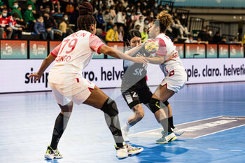 02/12/2021 - Migyeong Lee of Korea in action against Sharon Dorson and Kimberley Rutil of Congo during the IHF Women's World Championship 2021, Group F handball match between South Korea and Congo on December 2, 2021 at Palau d'Esports de Granollers in Granollers, Barcelona, Spain - IHF WOMEN'S WORLD CHAMPIONSHIP 2021, GROUP F - SOUTH KOREA VS CONGO - PALLAMANO - ALTRO