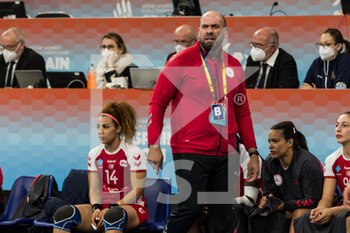 02/12/2021 - Moez Ben Amor, Head coach of Tunisia during the IHF Women's World Championship 2021, Group F handball match between Denmark and Tunisia on December 2, 2021 at Palau d'Esports de Granollers in Granollers, Barcelona, Spain - IHF WOMEN'S WORLD CHAMPIONSHIP 2021, GROUP F - DENMARK VS TUNISIA - PALLAMANO - ALTRO