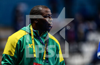 03/12/2021 - Serge Christian Guebogo, head coach of Cameroon during the IHF Women's World Championship 2021, Group B handball match between RHF Handball Federation of Russia and Cameroon on December 3, 2021 at the Pla de L'Arc pavilion in Lliria, Valencia, Spain - IHF WOMEN'S WORLD CHAMPIONSHIP 2021, GROUP B - RHF HANDBALL FEDERATION OF RUSSIA VS CAMEROON - PALLAMANO - ALTRO