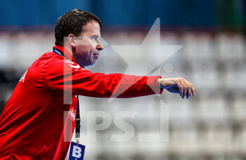 03/12/2021 - Uros Bregar, head coach of Serbia during the IHF Women's World Championship 2021, Group B handball match between Serbia and Poland on December 3, 2021 at the Pla de L'Arc pavilion in Lliria, Valencia, Spain - IHF WOMEN'S WORLD CHAMPIONSHIP 2021, GROUP B - SERBIA VS POLAND - PALLAMANO - ALTRO