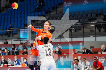 2021-12-03 - Ciris Garcia of Puerto Rico and Kelly Dulfer of Netherlands during the IHF Women's World Championship 2021, Group D handball match between Netherlands and Puerto Rico on December 3, 2021 at Palacio de Deportes de Torrevieja in Torrevieja, Spain - IHF WOMEN'S WORLD CHAMPIONSHIP 2021, GROUP D - NETHERLANDS VS PUERTO RICO - HANDBALL - OTHER SPORTS