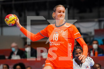 2021-12-03 - Kelly Dulfer of Netherlands during the IHF Women's World Championship 2021, Group D handball match between Netherlands and Puerto Rico on December 3, 2021 at Palacio de Deportes de Torrevieja in Torrevieja, Spain - IHF WOMEN'S WORLD CHAMPIONSHIP 2021, GROUP D - NETHERLANDS VS PUERTO RICO - HANDBALL - OTHER SPORTS