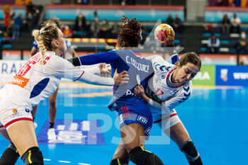 11/12/2021 - Coralie Lassource of France competes with Ana Kojic of Serbia during the IHF Women's World Championship 2021, Main Round III match between Serbia and France on December 11, 2021 at Palau d'Esports de Granollers in Granollers, Barcelona, Spain - IHF WOMEN'S WORLD CHAMPIONSHIP 2021, MAIN ROUND III - SERBIA VS FRANCE - PALLAMANO - ALTRO