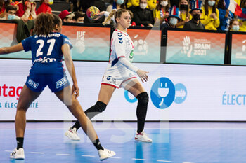 11/12/2021 - Andela Janjusevic of Serbia during the IHF Women's World Championship 2021, Main Round III match between Serbia and France on December 11, 2021 at Palau d'Esports de Granollers in Granollers, Barcelona, Spain - IHF WOMEN'S WORLD CHAMPIONSHIP 2021, MAIN ROUND III - SERBIA VS FRANCE - PALLAMANO - ALTRO
