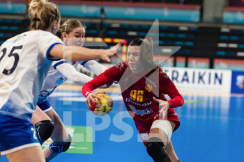 2021-12-11 - Itana Grbic of Montenegro during the IHF Women's World Championship 2021, Main Round III handball match between Montenegro and RHF (Russia) on December 11, 2021 at Palau d'Esports de Granollers in Granollers, Barcelona, Spain - IHF WOMEN'S WORLD CHAMPIONSHIP 2021, MAIN ROUND III - MONTENEGRO VS RHF (RUSSIA) - HANDBALL - OTHER SPORTS