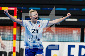 2021-12-11 - Olga Fomina of RHF during the IHF Women's World Championship 2021, Main Round III handball match between Montenegro and RHF (Russia) on December 11, 2021 at Palau d'Esports de Granollers in Granollers, Barcelona, Spain - IHF WOMEN'S WORLD CHAMPIONSHIP 2021, MAIN ROUND III - MONTENEGRO VS RHF (RUSSIA) - HANDBALL - OTHER SPORTS