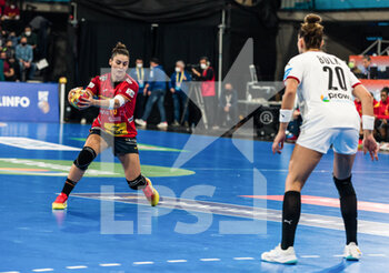 14/12/2021 - Elisabet Cesareo of Spain in action during the IHF Women's World Championship 2021, Quarter Final handball match between Spain and Germany on December 14, 2021 at Palau d'Esports de Granollers in Granollers, Barcelona, Spain - IHF WOMEN'S WORLD CHAMPIONSHIP 2021, QUARTER FINAL - SPAIN VS GERMANY - PALLAMANO - ALTRO