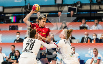 14/12/2021 - Carmen Campos of Spain and Emily Bolk, Meike Schmelzer of Germany during the IHF Women's World Championship 2021, Quarter Final handball match between Spain and Germany on December 14, 2021 at Palau d'Esports de Granollers in Granollers, Barcelona, Spain - IHF WOMEN'S WORLD CHAMPIONSHIP 2021, QUARTER FINAL - SPAIN VS GERMANY - PALLAMANO - ALTRO