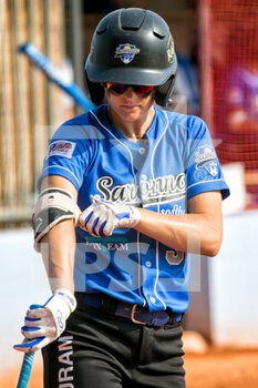 2021-08-20 - Player of the team Saronno from Italy running  - WOMEN'S EUROPEAN CUP WINNERS CUP 2021 - SOFTBALL - OTHER SPORTS