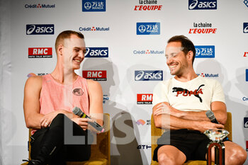 2021-08-27 - Sam Kendricks (Men's Pole Vault) of United States of America (USA) (left) and Renaud Lavillenie of France attend the press conference prior to Meeting de Paris, IAAF Wanda Diamond League, Meeting de Paris Athletics event at Pullman Bercy Hotel, in Paris, France, on August 27, 2021 - Photo Victor Joly / DPPI - IAAF WANDA DIAMOND LEAGUE, MEETING DE PARIS - INTERNATIONALS - ATHLETICS