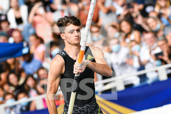 2021-08-28 - Ethan Cormont (Men's Pole Vault) of France competes during the IAAF Wanda Diamond League, Meeting de Paris Athletics event on August 28, 2021 at Charlety stadium in Paris, France - Photo Victor Joly / DPPI - IAAF WANDA DIAMOND LEAGUE, MEETING DE PARIS 2021 - INTERNATIONALS - ATHLETICS