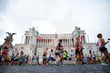 2021-09-19 - TRACK&FIELD - START RACE WITH TOP ATHLETES  DURING THE ACEA RUN ROME - THE MARATHON AT FORI IMPERIALI ON 19TH SEPTEMBER 2021 IN ROME ITALY - ACEA RUN ROME - MARATHON - ATHLETICS