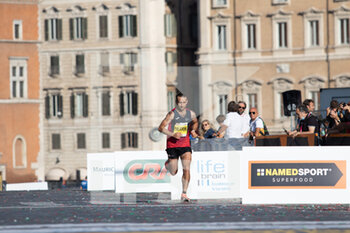 2021-09-19 - TRACK&FIELD - FINISH LINE WITH PALAMINI TOP ATHLETE DURING THE ACEA RUN ROME - THE MARATHON AT FORI IMPERIALI ON 19TH SEPTEMBER 2021 IN ROME ITALY - ACEA RUN ROME - MARATHON - ATHLETICS