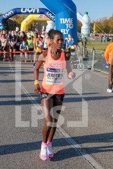 2021-10-24 - Jerotich Lenah Atletica 2005 - 35TH CONFINDUSTRIA VENEZIA VENICEMARATHON - MARATHON - ATHLETICS