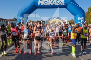 24/10/2021 - Top Runner wait the starting marathon - 35TH CONFINDUSTRIA VENEZIA VENICEMARATHON - MARATONA - ATLETICA