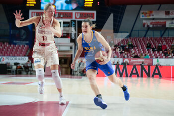 2021-11-24 - Haley Peters (BLMA Montpellier) and Gintare Petronyte (Umana Reyer Venezia) - UMANA REYER VENEZIA VS BLMA MONTPELLIER - EUROLEAGUE WOMEN - BASKETBALL