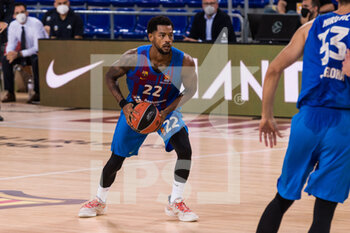 2021-10-01 - Cory Higgins of FC Barcelona in action during the Turkish Airlines EuroLeague basketball match between FC Barcelona and Alba Berlin on October 1, 2021 at Palau Blaugrana in Barcelona, Spain - FC BARCELONA VS ALBA BERLIN - EUROLEAGUE - BASKETBALL