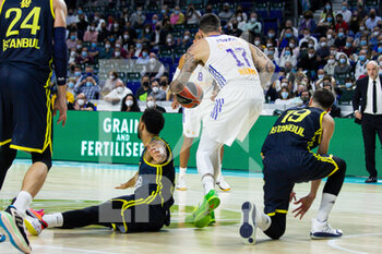 2021-10-21 - Pierre Henry of Fenerbahce, Vincent Poirier of Real Madrid and Nando de Colo of Fenerbahce during the Turkish Airlines Euroleague basketball match between Real Madrid and Fenerbahce on October 21, 2021 at Wizink Center in Madrid, Spain - REAL MADRID VS FENERBAHCE - EUROLEAGUE - BASKETBALL