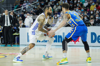 2021-12-02 - Jeffery Taylor of Real Madrid and Kameron Taylor of Maccabi Tel Aviv during the Turkish Airlines Euroleague basketball match between Real Madrid and Maccabi Playtika Tel Aviv on December 2, 2021 at Wizink Center in Madrid, Spain - REAL MADRID VS MACCABI PLAYTIKA TEL AVIV - EUROLEAGUE - BASKETBALL