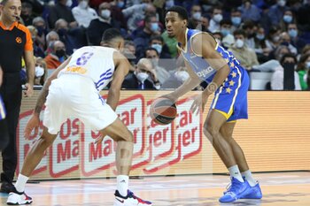 2021-12-02 - Adam Hanga of Real Madrid and Kameron Taylor of Maccabi Playtika Tel Aviv during the Turkish Airlines Euroleague basketball match between Real Madrid and Maccabi Playtika Tel Aviv on December 2, 2021 at Wizink Center in Madrid, Spain - REAL MADRID VS MACCABI PLAYTIKA TEL AVIV - EUROLEAGUE - BASKETBALL