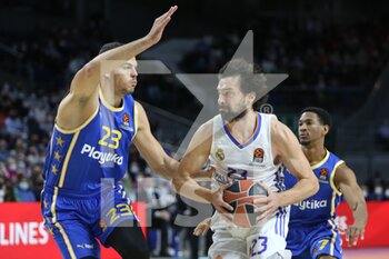 2021-12-02 - Sergio Llull of Real Madrid and Ante Zizic of Maccabi Playtika Tel Aviv during the Turkish Airlines Euroleague basketball match between Real Madrid and Maccabi Playtika Tel Aviv on December 2, 2021 at Wizink Center in Madrid, Spain - REAL MADRID VS MACCABI PLAYTIKA TEL AVIV - EUROLEAGUE - BASKETBALL