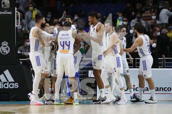 2021-12-02 - Players of Real Madrid celebrate after the Turkish Airlines Euroleague basketball match between Real Madrid and Maccabi Playtika Tel Aviv on December 2, 2021 at Wizink Center in Madrid, Spain - REAL MADRID VS MACCABI PLAYTIKA TEL AVIV - EUROLEAGUE - BASKETBALL
