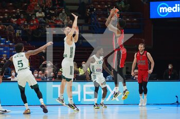2021-12-14 - Troy Daniels from AX Armani Exchange Olimpia Milano  - A|X ARMANI EXCHANGE MILANO VS PANATHINAIKOS SUPERFOOD ATHENS - EUROLEAGUE - BASKETBALL