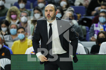 2021-12-23 - Chus Mateo, assistant coach of Real Madrid during the Turkish Airlines Euroleague basketball match between Real Madrid and CSKA Moscow on December 23, 2021 at Wizink Center in Madrid, Spain - REAL MADRID VS CSKA MOSCOW - EUROLEAGUE - BASKETBALL