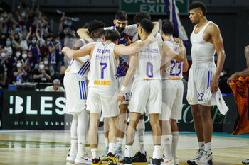 2021-12-23 - Players of Real Madrid celebrate after the Turkish Airlines Euroleague basketball match between Real Madrid and CSKA Moscow on December 23, 2021 at Wizink Center in Madrid, Spain - REAL MADRID VS CSKA MOSCOW - EUROLEAGUE - BASKETBALL