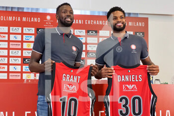 2021-08-27 - Jerian Grant from AX Armani Exchange Olimpia Milano e Troy Daniels from AX Armani Exchange Olimpia Milano  - PRESENTAZIONE DI TROY DANIELS E JERIAN GRANT NUOVI GIOCATORI OLIMPIA MILANO - EVENTS - BASKETBALL