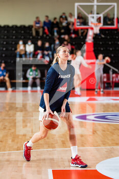 2021-11-14 - Marine Johannes of France warms up ahead of the FIBA Women's EuroBasket 2023, Qualifiers Group B Basketball match between France and Lithuania on November 14, 2021 at Palacium in Villeneuve-d'Ascq, France - FIBA WOMEN'S EUROBASKET 2023, QUALIFIERS GROUP B - FRANCE VS LITHUANIA - INTERNATIONALS - BASKETBALL