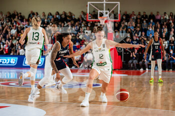 2021-11-14 - Gabby Williams of France and Laura Juskaite of Lithuania fight for the ball during the FIBA Women's EuroBasket 2023, Qualifiers Group B Basketball match between France and Lithuania on November 14, 2021 at Palacium in Villeneuve-d'Ascq, France - FIBA WOMEN'S EUROBASKET 2023, QUALIFIERS GROUP B - FRANCE VS LITHUANIA - INTERNATIONALS - BASKETBALL