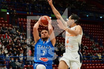 2021-11-29 - Stefano Tonut (Italy) and Worthy De Jong (Netherlands)  - FIBA WORLD CUP 2023 QUALIFIERS - ITALY VS NETHERLANDS - INTERNATIONALS - BASKETBALL