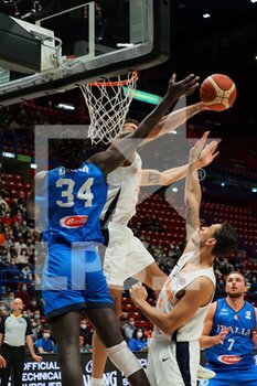 2021-11-29 - Mouhamet Diouf (Italy) & Jito Kok (Netherlands)  - FIBA WORLD CUP 2023 QUALIFIERS - ITALY VS NETHERLANDS - INTERNATIONALS - BASKETBALL