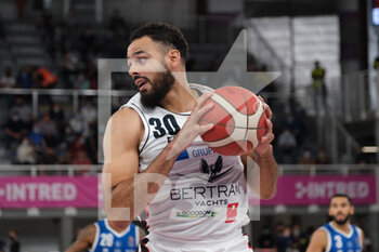 2021-10-03 - Tyler Cain - Bertram Derthona Basket Tortona a rimbalzo. - GERMANI BRESCIA VS BERTRAM DERTHONA TORTONA - ITALIAN SERIE A - BASKETBALL