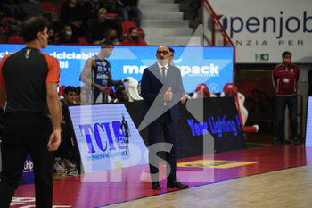 2021-11-07 - Couach FRANK VITUCCI ,Openjobmetis Varese - UNAHOTELS Reggio Emilia LBA Italy Championship 2021/2022 on 24 October 2021 in Enerxenia Arena Varese Italy. - OPENJOBMETIS VARESE VS HAPPY CASA BRINDISI - ITALIAN SERIE A - BASKETBALL