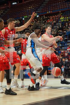 2021-11-21 - Nicola Akele (Nutribullet Treviso Basket) , Giampaolo Ricci from AX Armani Exchange Olimpia Milano  - A|X ARMANI EXCHANGE MILANO VS NUTRIBULLET TREVISO BASKET - ITALIAN SERIE A - BASKETBALL