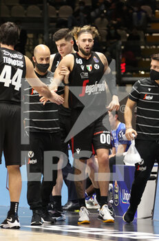 2021-12-05 - Isaia Cordinier (Segafredo Virtus Bologna)  leaves the pitch after injuring an ankle during the series A1 italian LBA basketball championship match Segafredo Virtus Bologna Vs. Banco di Sardegna Sassari at the Segafredo Arena - Bologna, December 05, 2021 - Photo: Michele Nucci - VIRTUS SEGAFREDO BOLOGNA VS BANCO DI SARDEGNA SASSARI - ITALIAN SERIE A - BASKETBALL