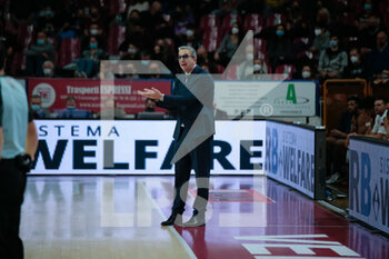 2021-12-12 - Walter De Raffaele (Coach Umana Reyer Venezia) - UMANA REYER VENEZIA VS BANCO DI SARDEGNA SASSARI - ITALIAN SERIE A - BASKETBALL